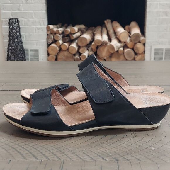 Dansko Vienna Black Low Wedge Sandals EU 41 - Picture 2 of 8